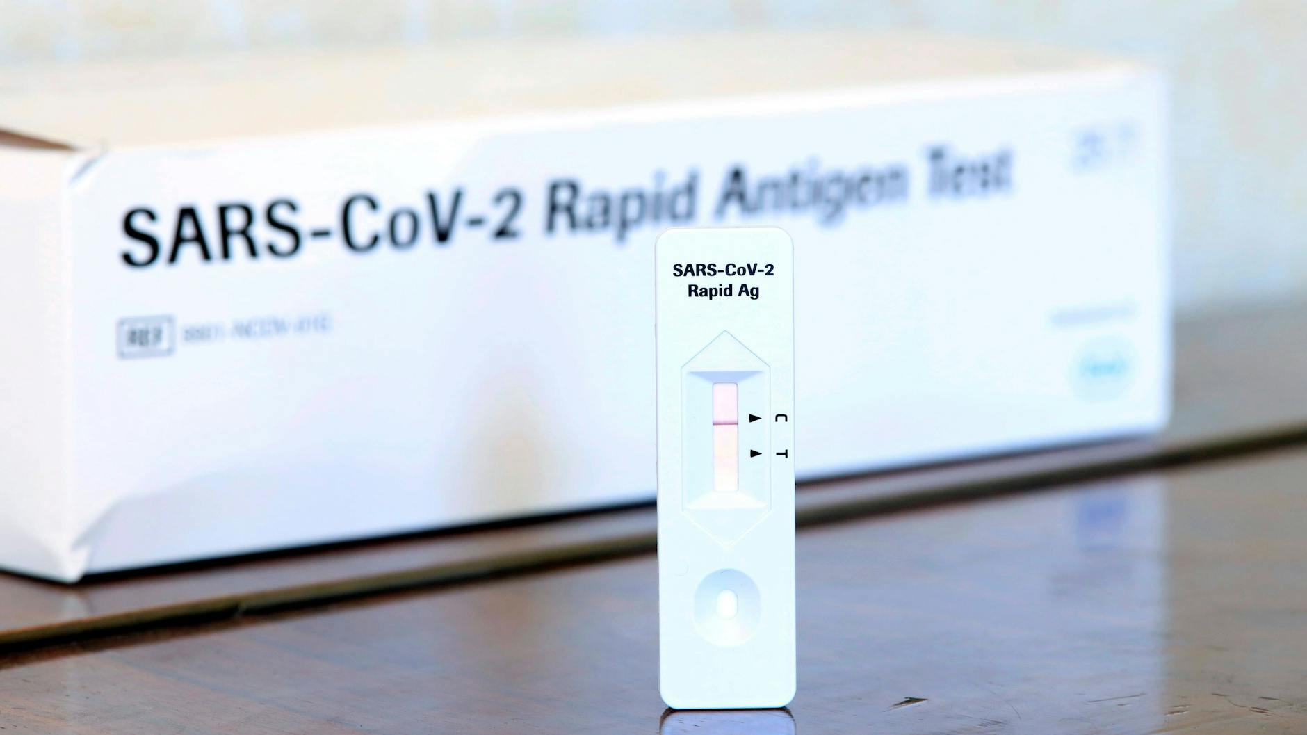 Ein negativer Sars-CoV-2-Test (Symbolbild).