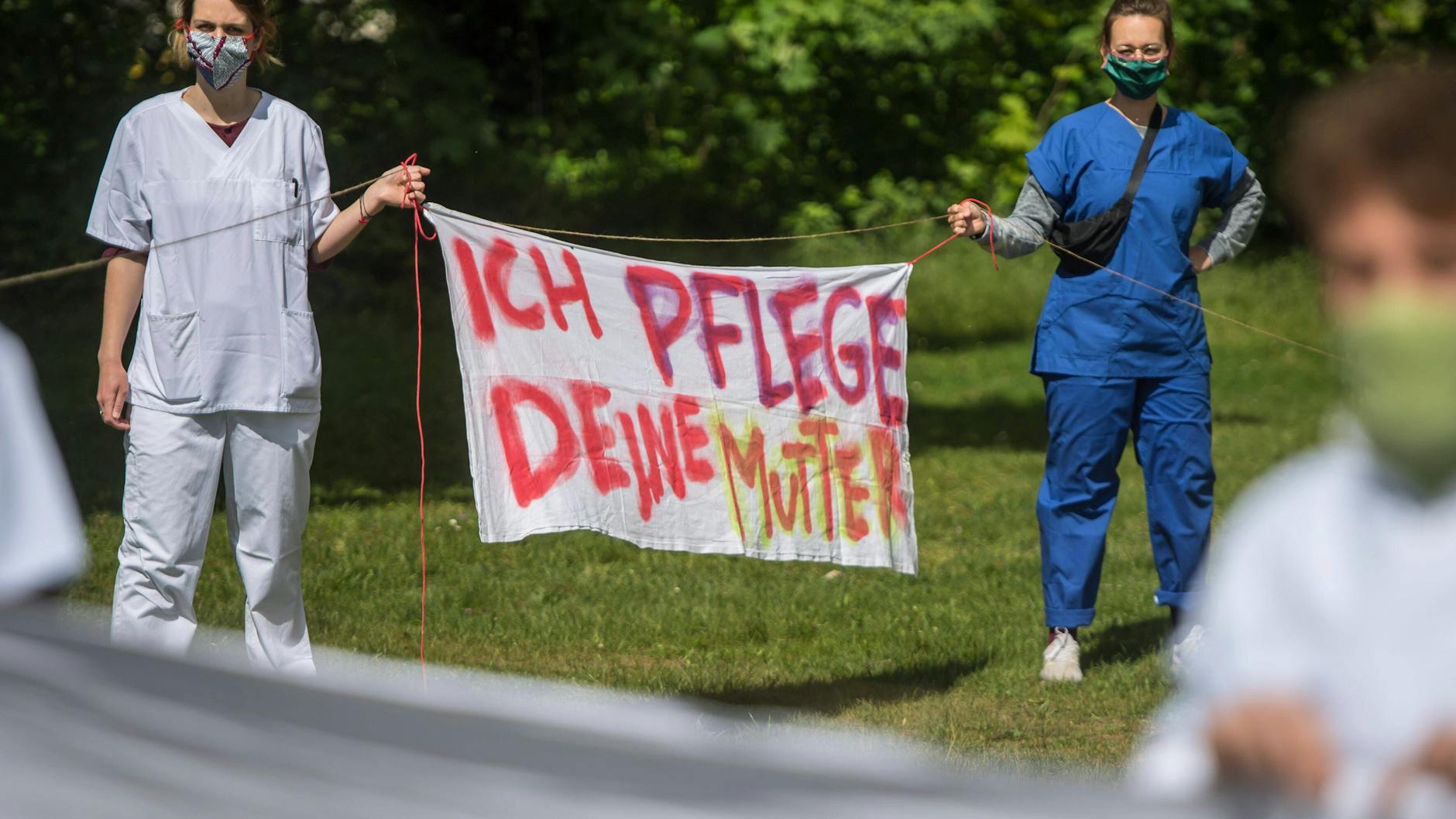 Pflegepersonal protestierte auch in Berlin für faire Bezahlung.