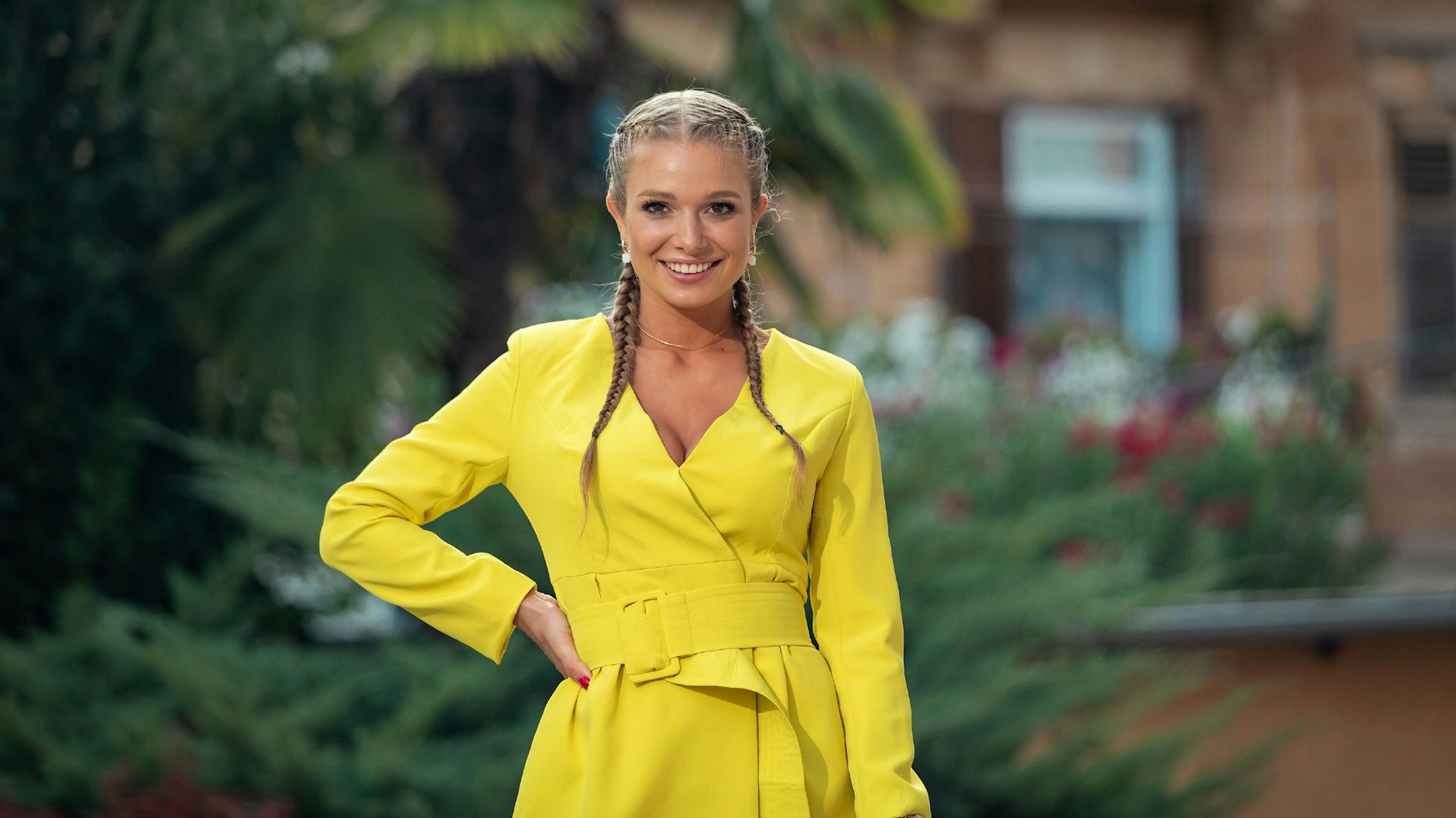 Neben „Temptation Island“ moderierte Lola Weippert für TVNow auch das Wiedersehen bei „Prince Charming“.