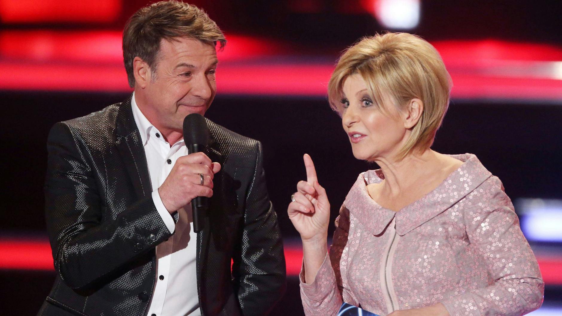 Carmen Nebel mit Sänger Patrick Lindner in „Willkommen bei Carmen Nebel“.