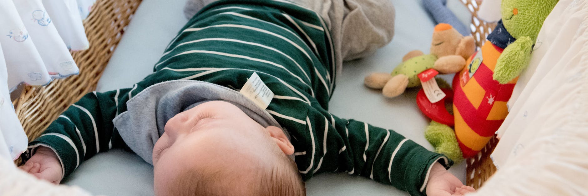 Sie sind so süß, wenn sie schlummern: Wenn Babyschlaf für Eltern ein belastendes Thema ist, kann vielleicht ein Schlafcoaching die rettende Lösung sein.