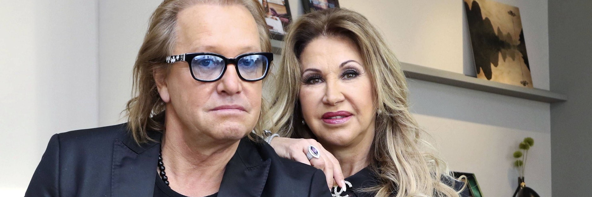 Robert Geiss mit Gattin Carmen Geiss beim Photocall zur RTL II- Gameshow „Spiel die Geissens untern Tisch“.