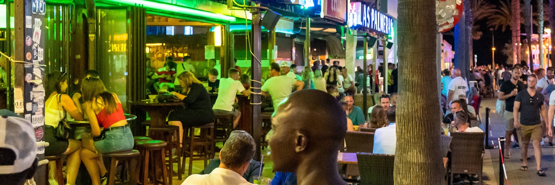 Nachtleben an der Playa de Palma auf der Insel Mallorca. 