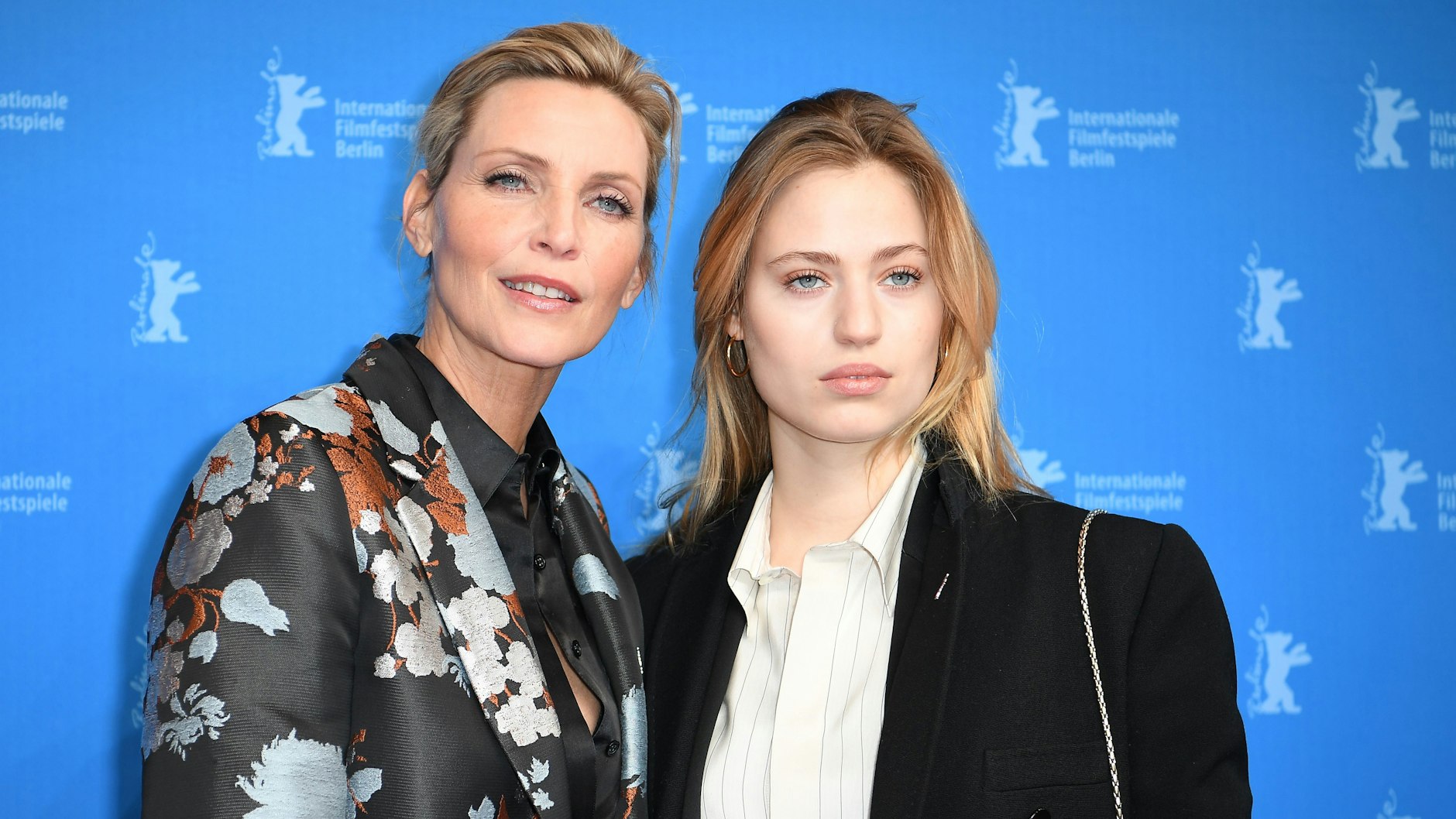 Nadja Auermann und ihre Tochter Cosima kommen bei der 69. Berlinale zur Premiere von „Peter Lindbergh – Women’s Stories“.&nbsp;