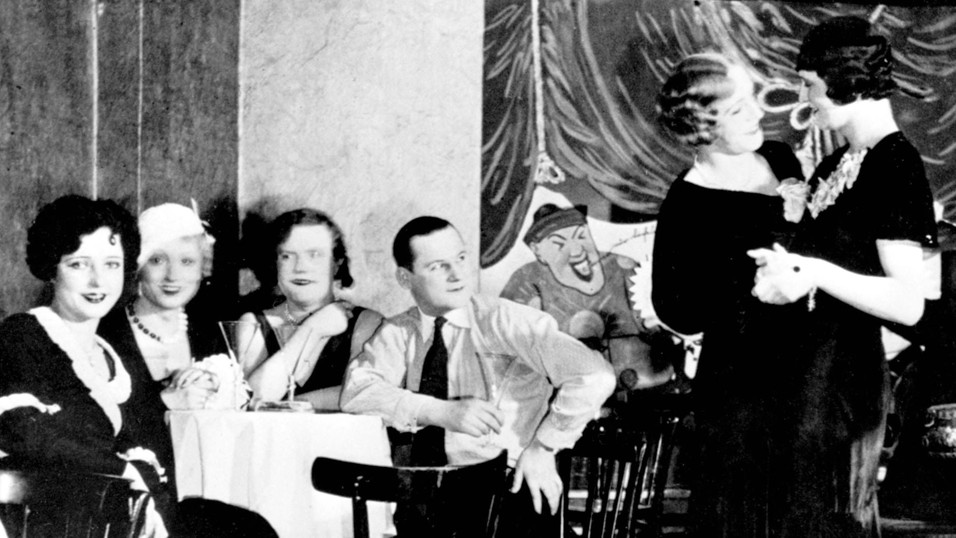 Im Homosexuellen-Club El Dorado in der Schöneberger Motzstraße, 1926.