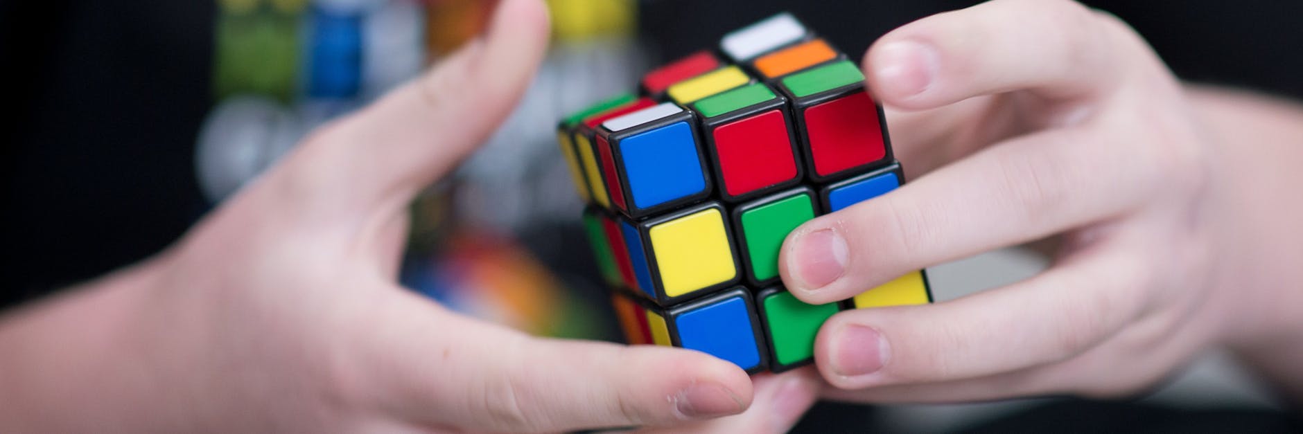 Viele zerbrechen sich am klassischen Zauberwürfel den Kopf - und die Finger.