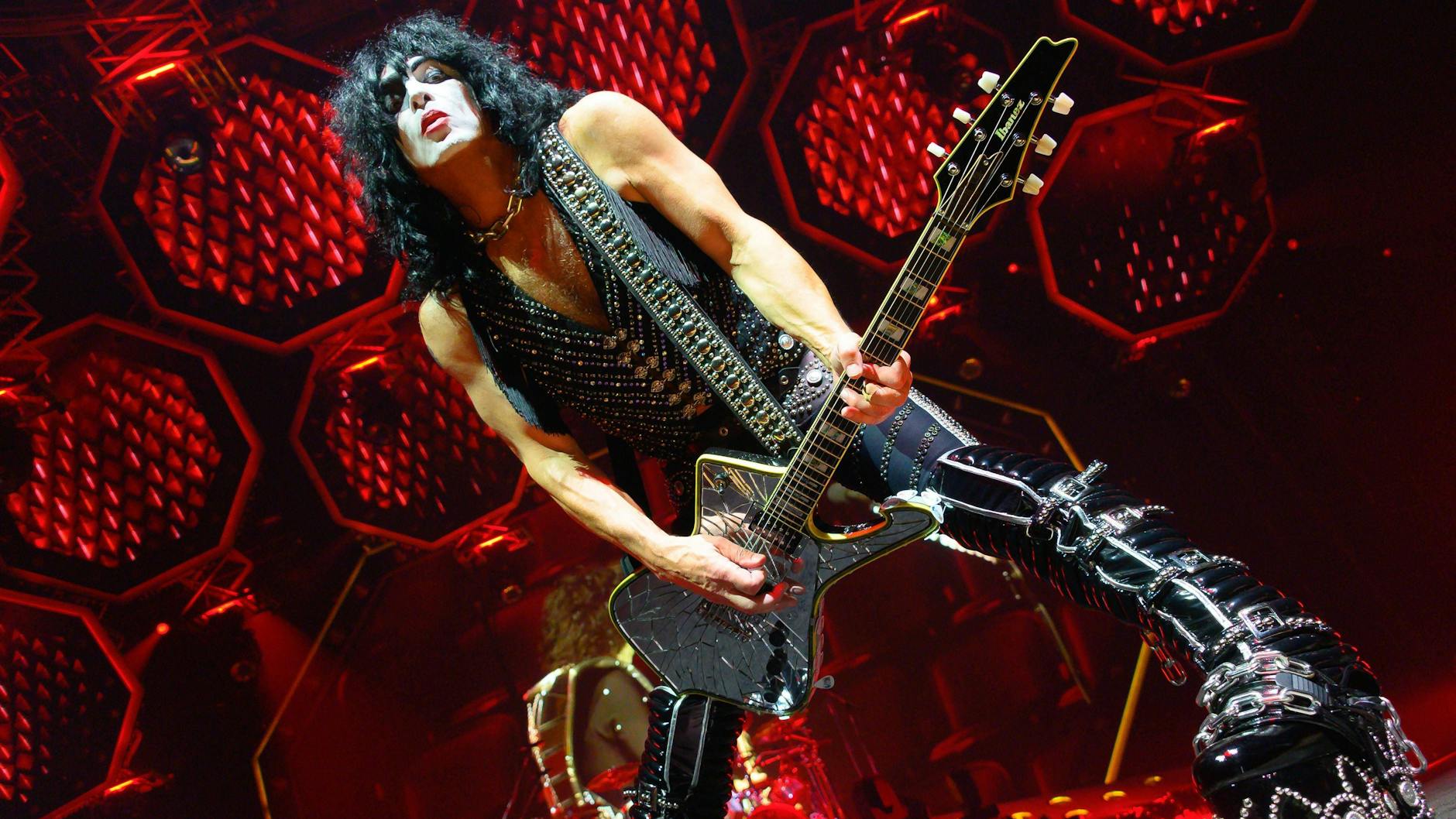 Seine Kinder sind stolz auf ihn: Paul Stanley vor zwei Jahren bei einer ausverkauften Kiss-Show in Toronto.