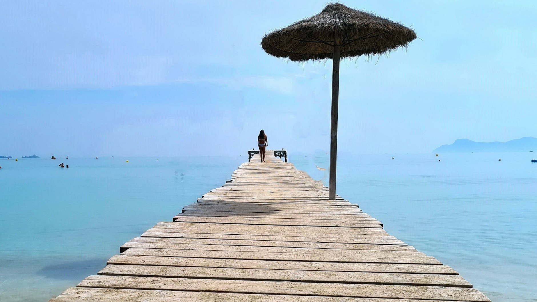 Keine Risikogebiete sind neben den Balearen auch Valencia und die umliegende Region. Auch mehrere Regionen Portugals sowie die Azoren können ohne anschließende Quarantäne besucht werden.