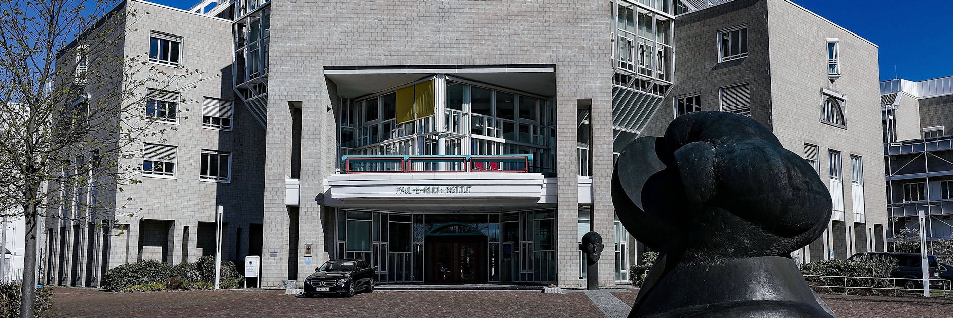 Das Paul-Ehrlich-Institut hat seinen Sitz im hessischen Langen und ist das Bundesinstitut für Impfstoffe und biomedizinische Arzneimittel.