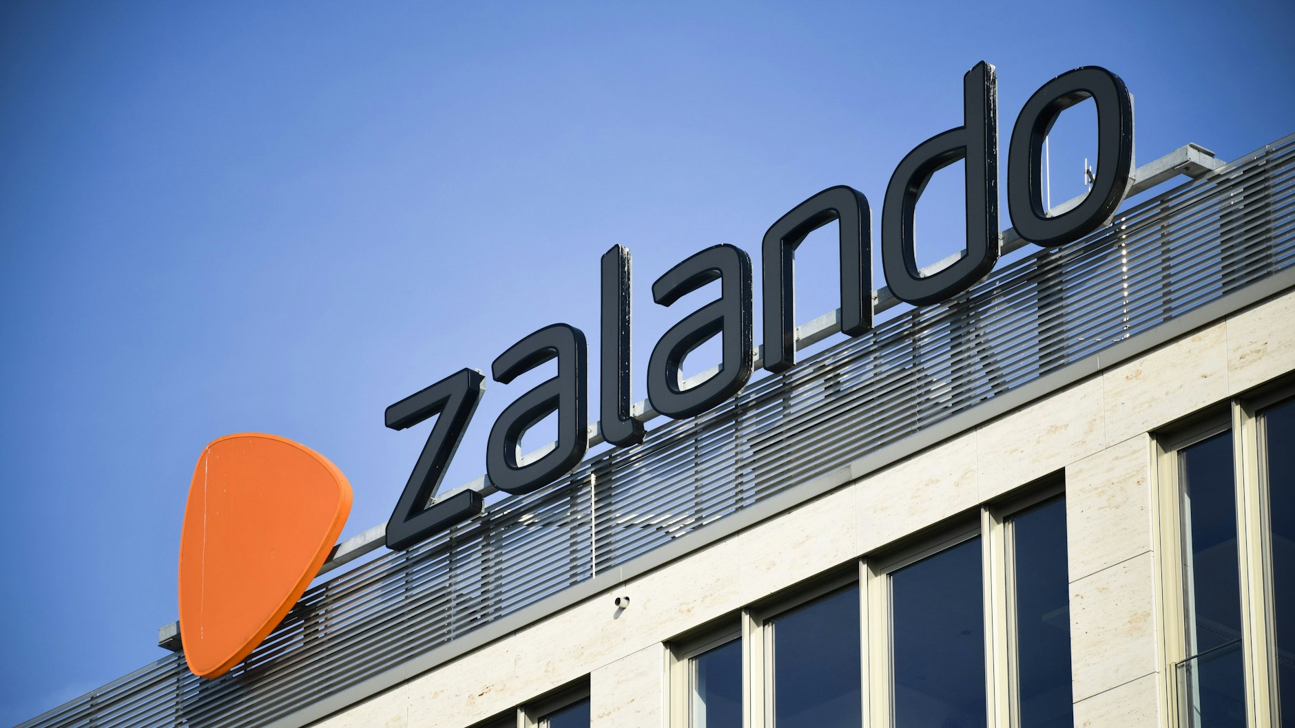 Open 24 7 Zalando attracts 8 million new customers