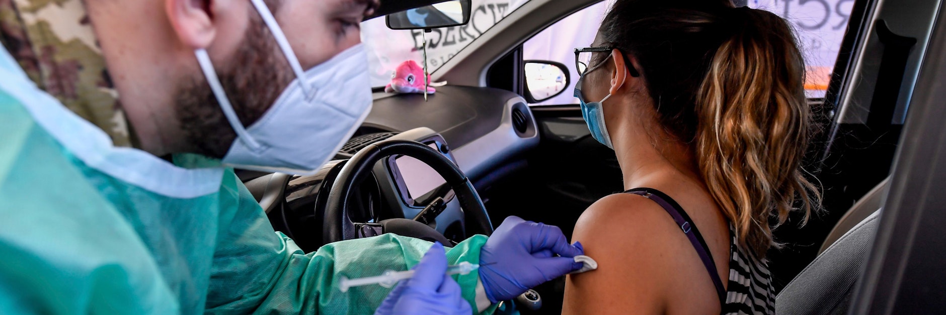 Zack, geimpft: Bis Montag konnte in Italien sogar „im Vorbeifahren“ geimpft werden, das Land hofft auf erneute Freigabe von Astrazeneca.