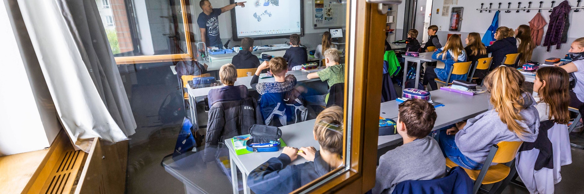 Physik-Unterricht bei geöffneten Fenstern&nbsp; - in diesen Genuss kommen die Schüler der 7. bis 9. Klassen in Berlin vorerst nicht wieder.