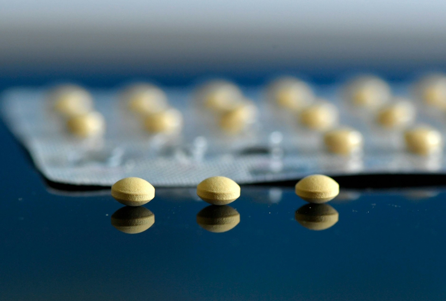 Die Antibabypille ist eines der gebräuchlichsten hormonellen Verhütungsmittel in Deutschland. Etwa 35 Prozent aller Frauen im Alter zwischen 18 und 45 Jahren nehmen sie.