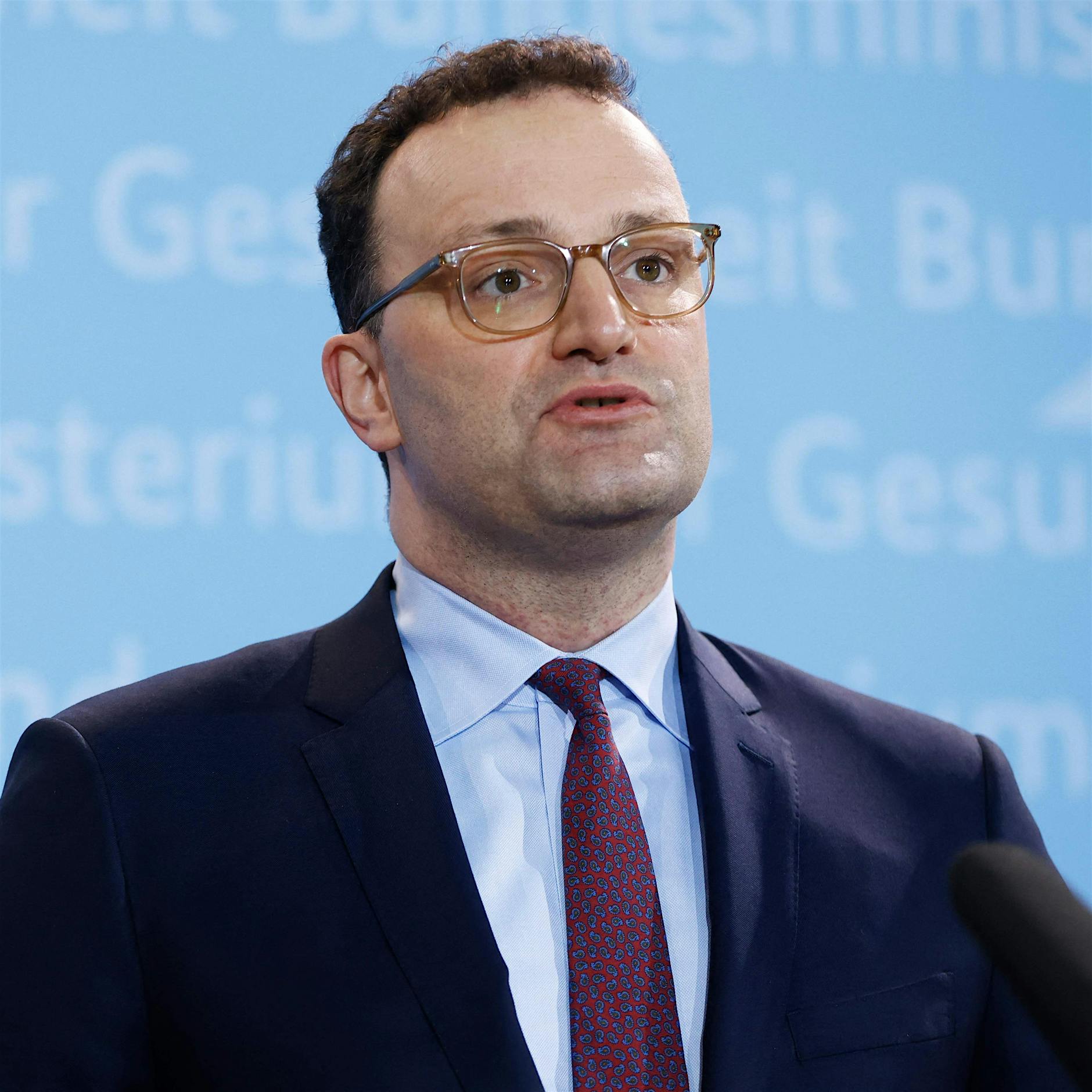 Gesundheitsminister Spahn: Ab Freitag kann wieder Astrazeneca geimpft werden
