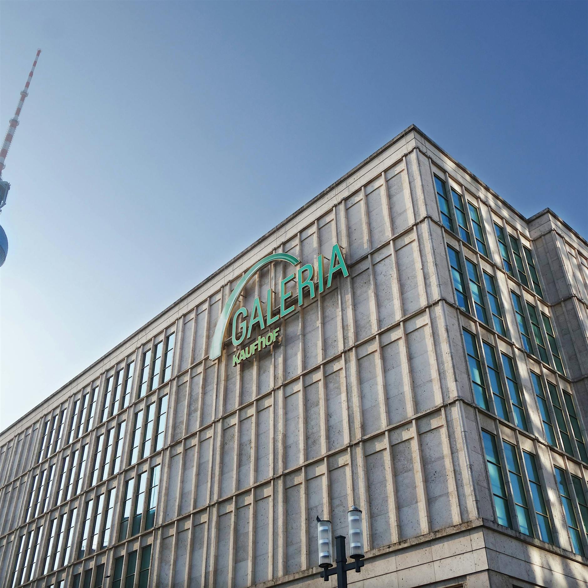 Mit Hochhaus und Dachterrasse: So soll am Alex das Kaufhaus überleben