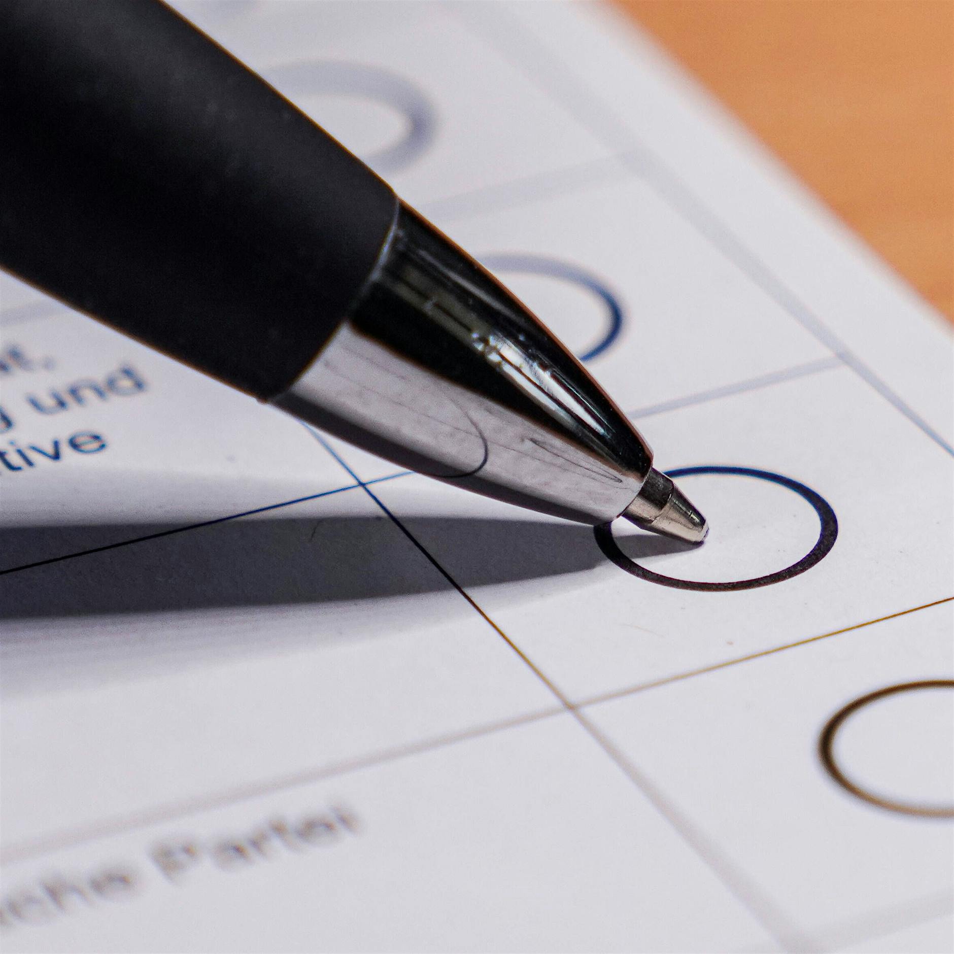 Wahlzettel in Berlin werden länger: Kleinstparteien klagen erfolgreich