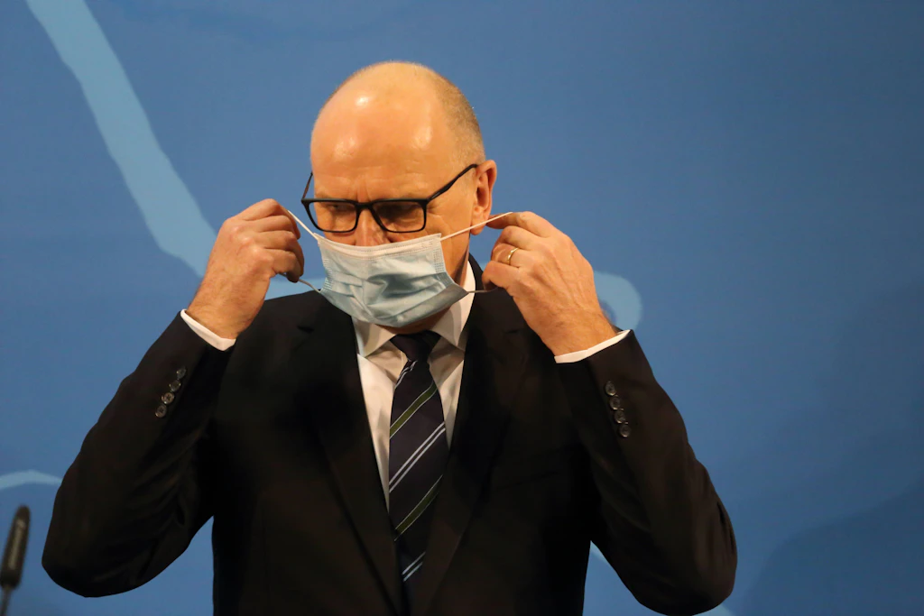 Woidke warnt vor „Virus-Brutstätte“ Mallorca