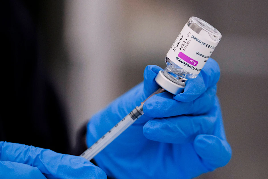 Der&nbsp;<a href="https://www.berliner-zeitung.de/gesundheit-oekologie/astrazeneca-und-thrombosen-eu-behoerde-prueft-nun-alle-covid-impfstoffe-li.146511?pid=true">Astrazeneca</a>-Impfstoff wird wieder eingesetzt.
