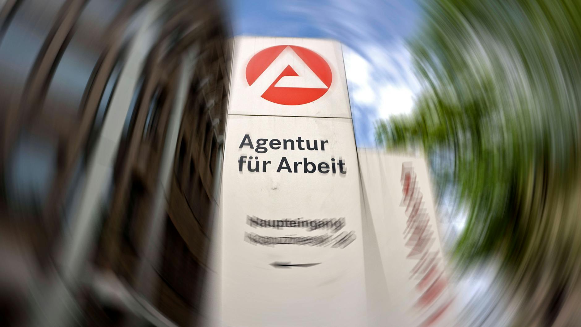 Die Arbeitslosenquote liegt in Berlin derzeit bei 10,6 Prozent.