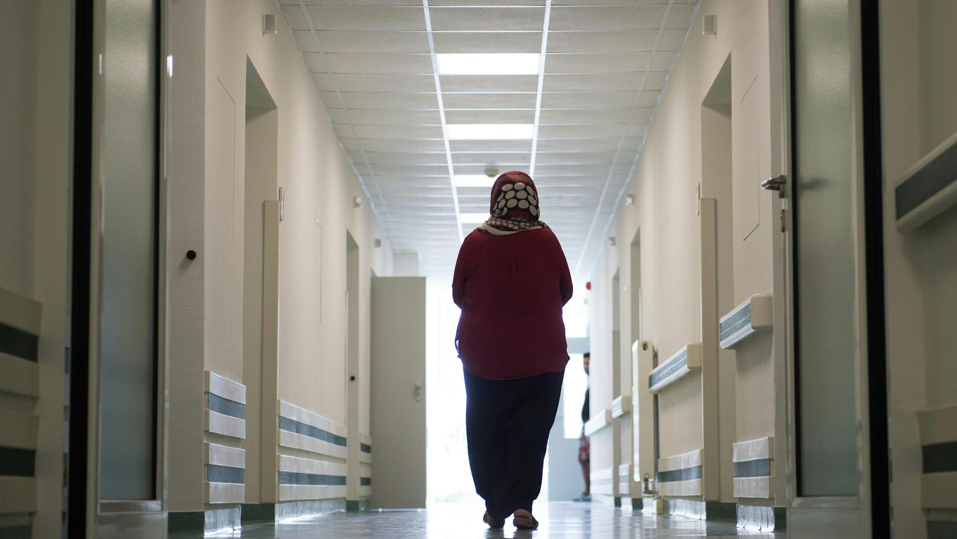 2020 wurden mehr als 1600 Angriffe auf Flüchtlinge verübt. (Symbolbild)