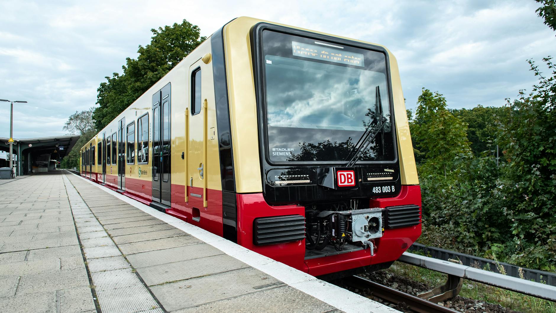 Ein Zug der jüngsten S-Bahn-Generation: Solche Fahrzeuge sollen auf der neuen Strecke fahren.