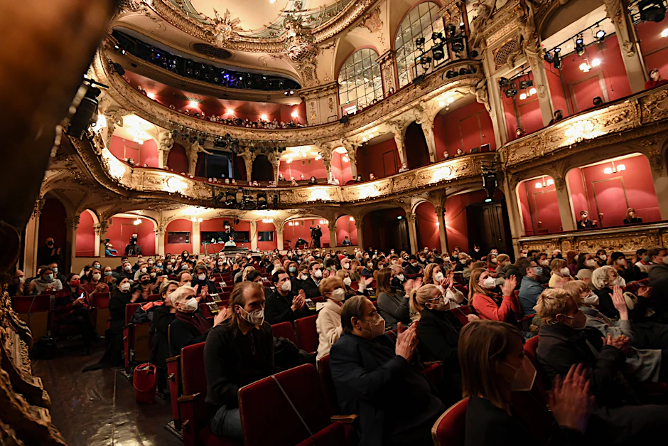 Schlussapplaus am Freitagabend im Berliner Ensemble