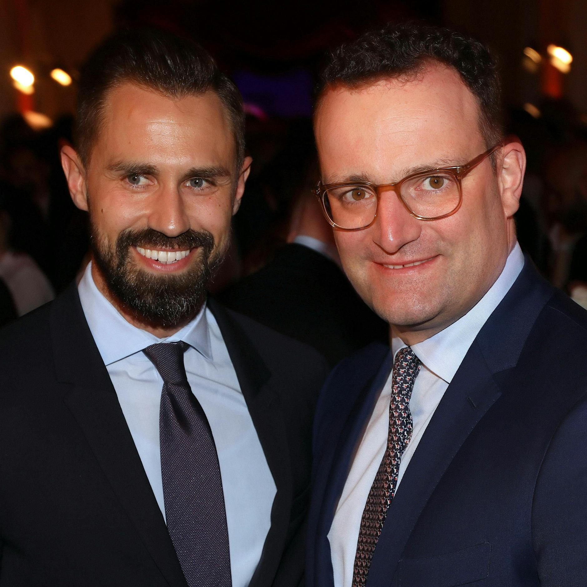 Jens Spahn: Masken-Deal mit Firma des Ehemanns