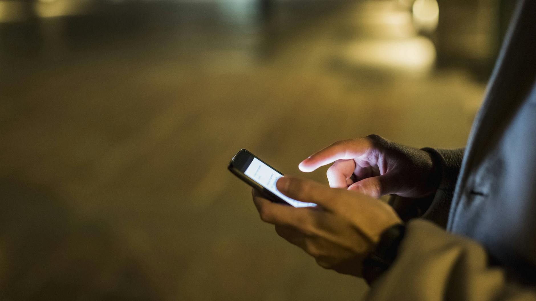 Die Polizei warnt vor SMS mit Schadsoftware (Symbolbild).<br>