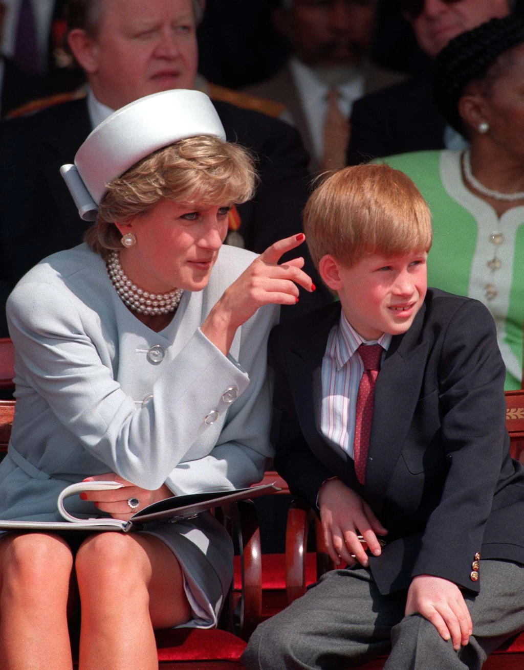 Prinz Harry: „Der Tod meiner Mutter hat ein riesiges Loch hinterlassen“