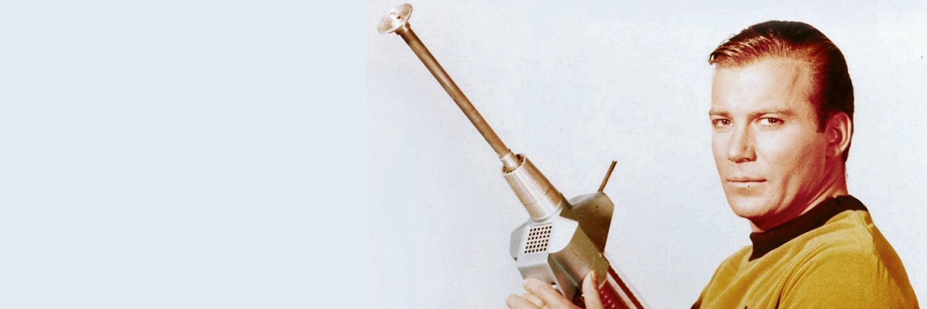 William Shatner als Captain James T. Kirk, Commander des Raumschiffes Enterprise.