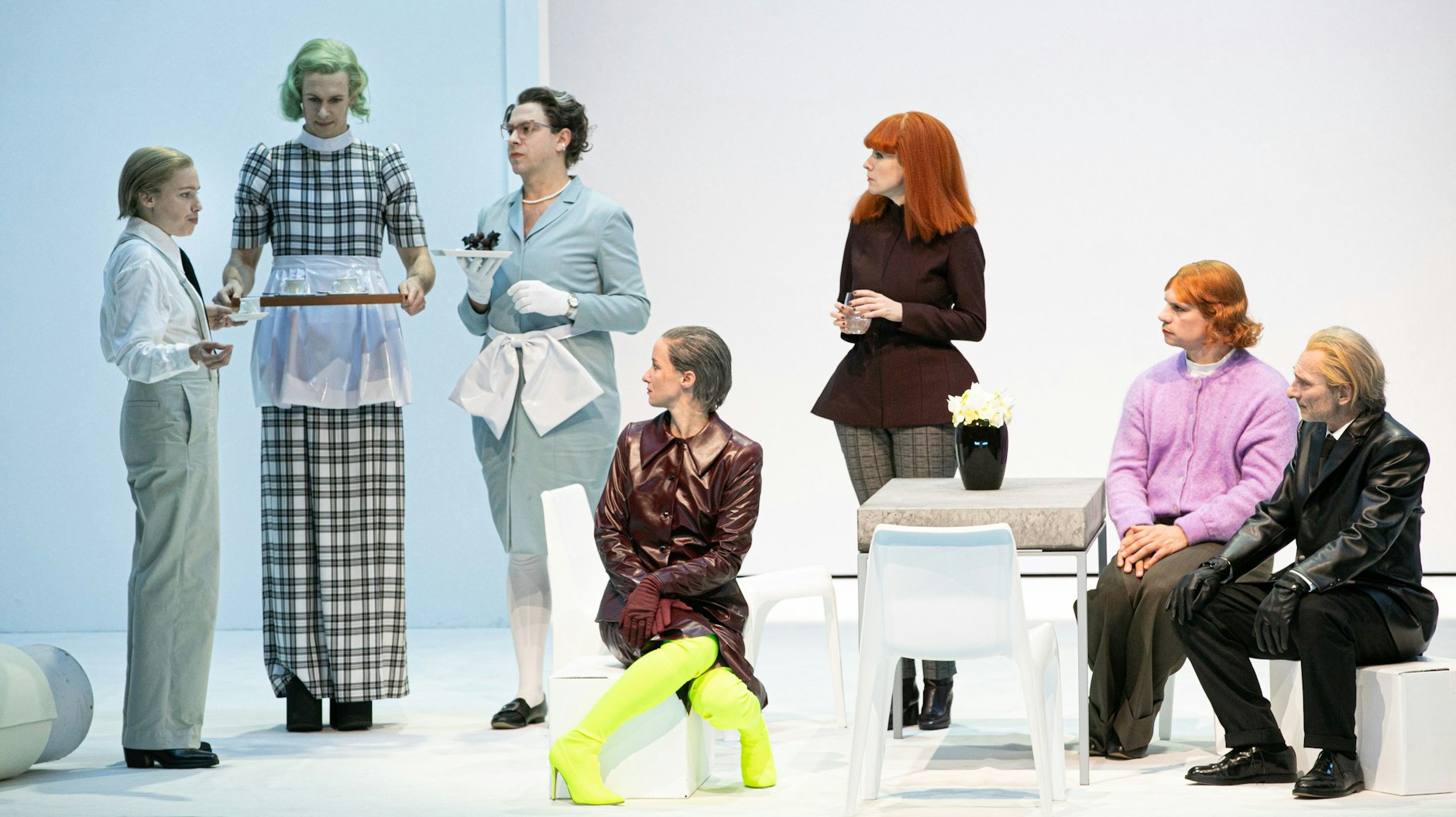 Szene aus Thomas Bernhards „Heldenplatz“, inszeniert von Franz-Xaver Mayr in der Spielzeit 2019/20 am Schauspielhaus Graz.