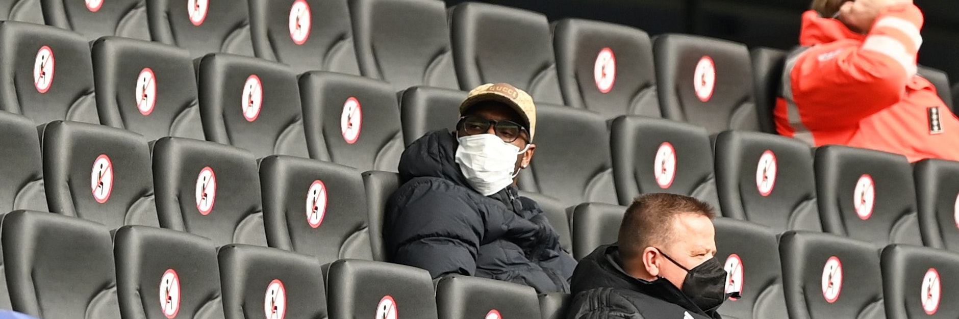 Sheraldo Becker saß hinter Unions Busfahrer Michael Ruprecht, dem Vater des Ex-Union-Verteidigers Steven, im Stadion in Frankfurt und drückte den Kollegen die Daumen.