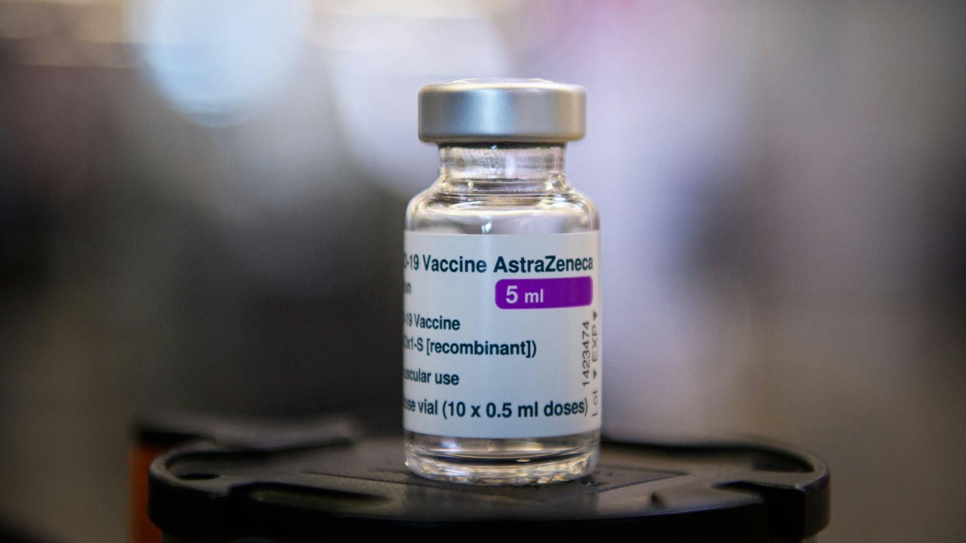 Der Astrazeneca-Impfstoff ist laut einer aktuellen US-Studie bei der Verhinderung einer symptomatischen Covid-19-Erkrankung zu 79 Prozent wirksam. Die US-Behörde NIAID hat Zweifel an den Daten.