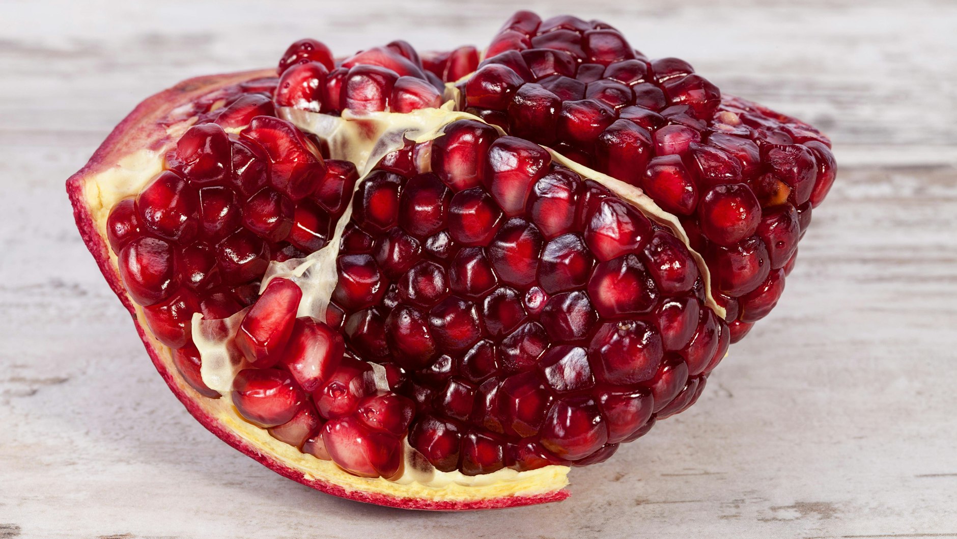 Granatäpfel steigern angeblich die Lust bei Frauen.