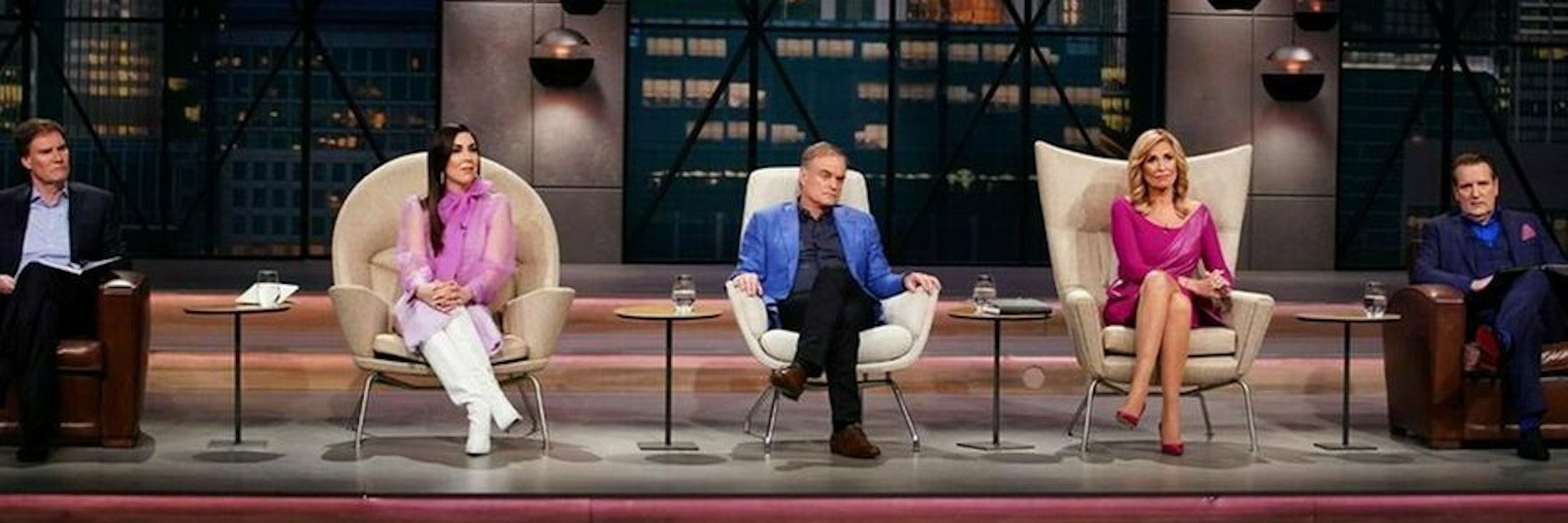 Investor Ralf Dümmel probiert sich am Compasstrainer.