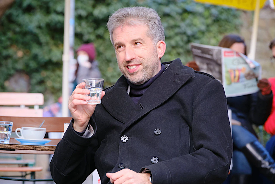 Anders als der Rest von Deutschland geht Boris Palmer einen Sonderweg. Mit einem Modellprojekt will der streitlustige Grünen-Politiker beweisen, dass Öffnungen mit mehr Tests möglich sind.