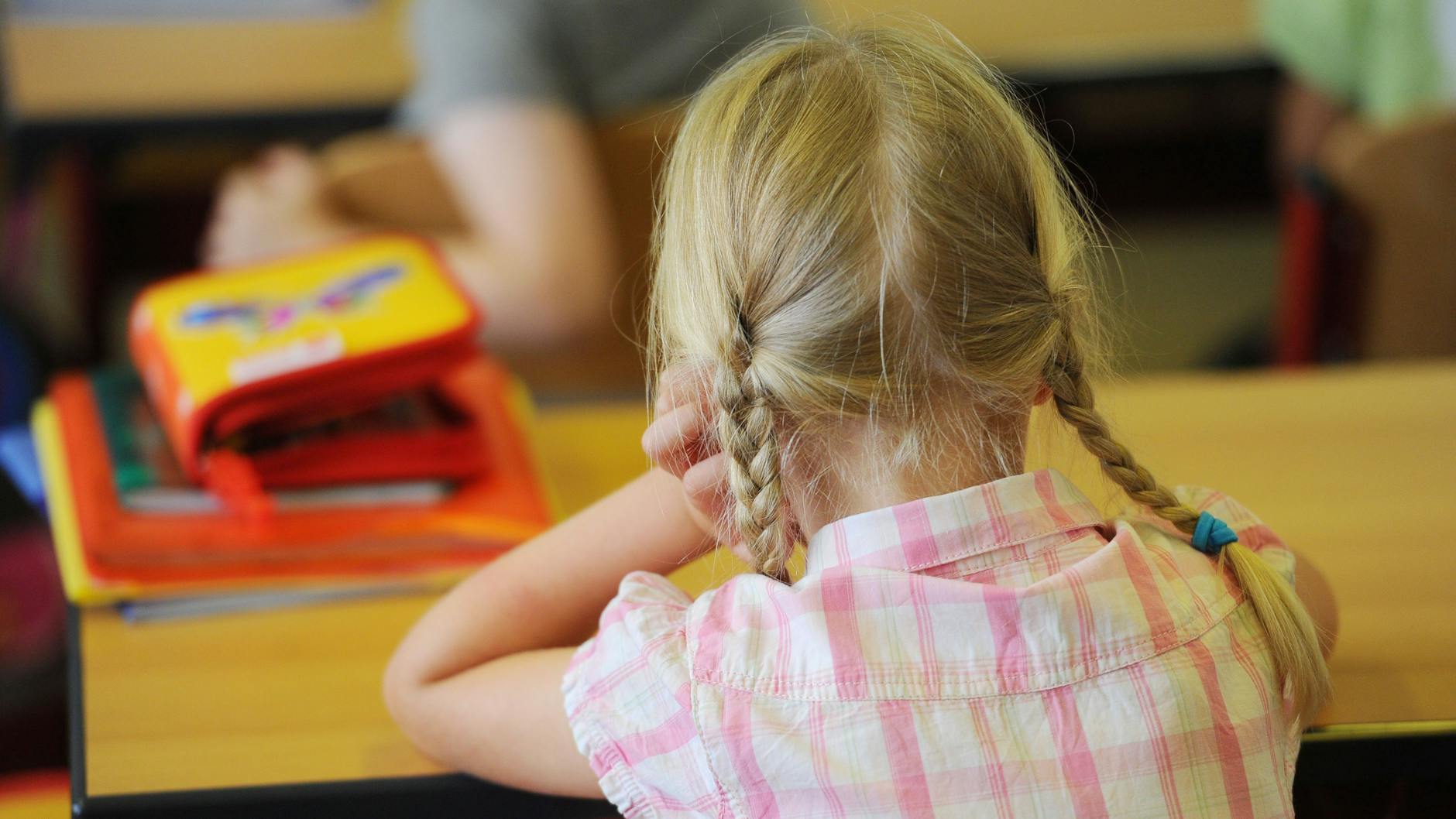 Präsenzunterricht soll nach dem Willen der Gewerkschaft GEW nur durch geimpfte Lehrer erteilt werden.