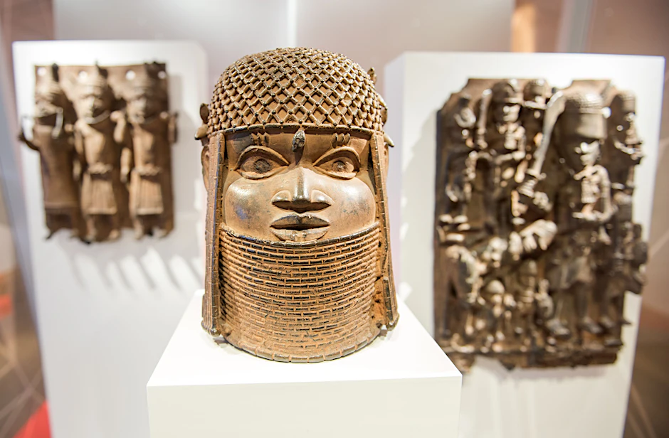 Drei Raubkunst-Bronzen aus Benin in Westafrika waren zuletzt im Hamburger Museum für Kunst und Gewerbe (MKG) ausgestellt.