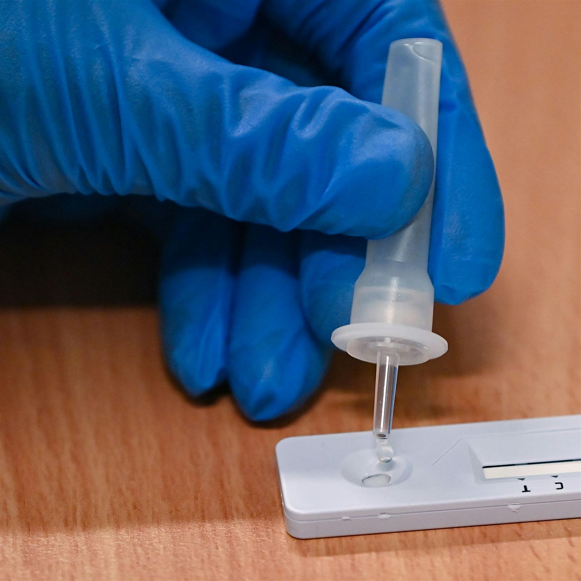 Treiben Schnelltests die Corona-Inzidenz in die Höhe?