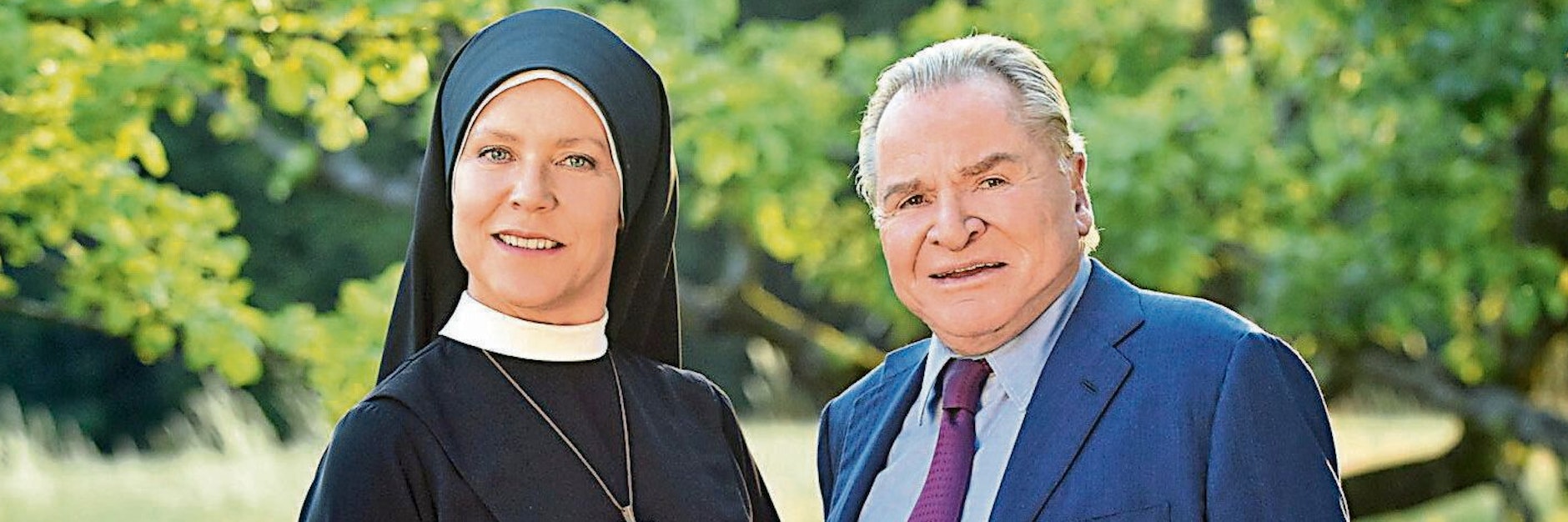 Fritz Wepper mit Janina Hartwig in seiner Paraderolle als Bürgermeister Wöller in der ARD-Serie „Um Himmels Willen“.<br><br><br>