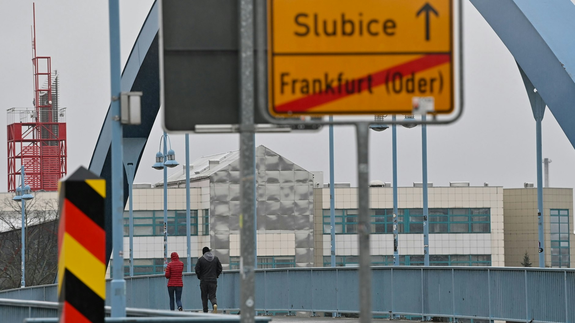 Der deutsch-polnischen Grenzübergang Stadtbrücke von Frankfurt (Oder) in Brandenburg nach Slubice in Polen.&nbsp;