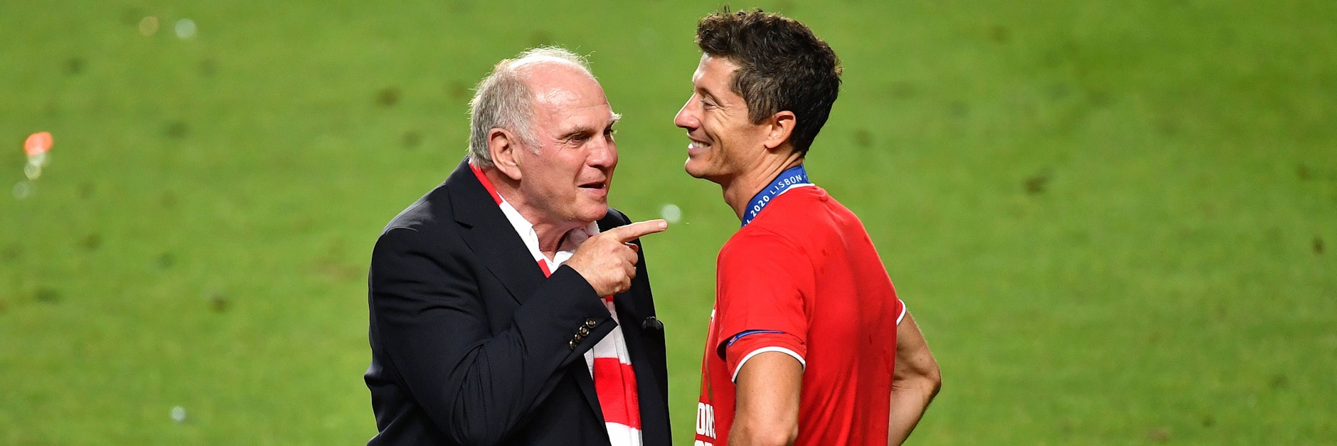 Junge, du schaffst das! Uli Hoeneß traut Robert Lewandowski 41 Tore zu.