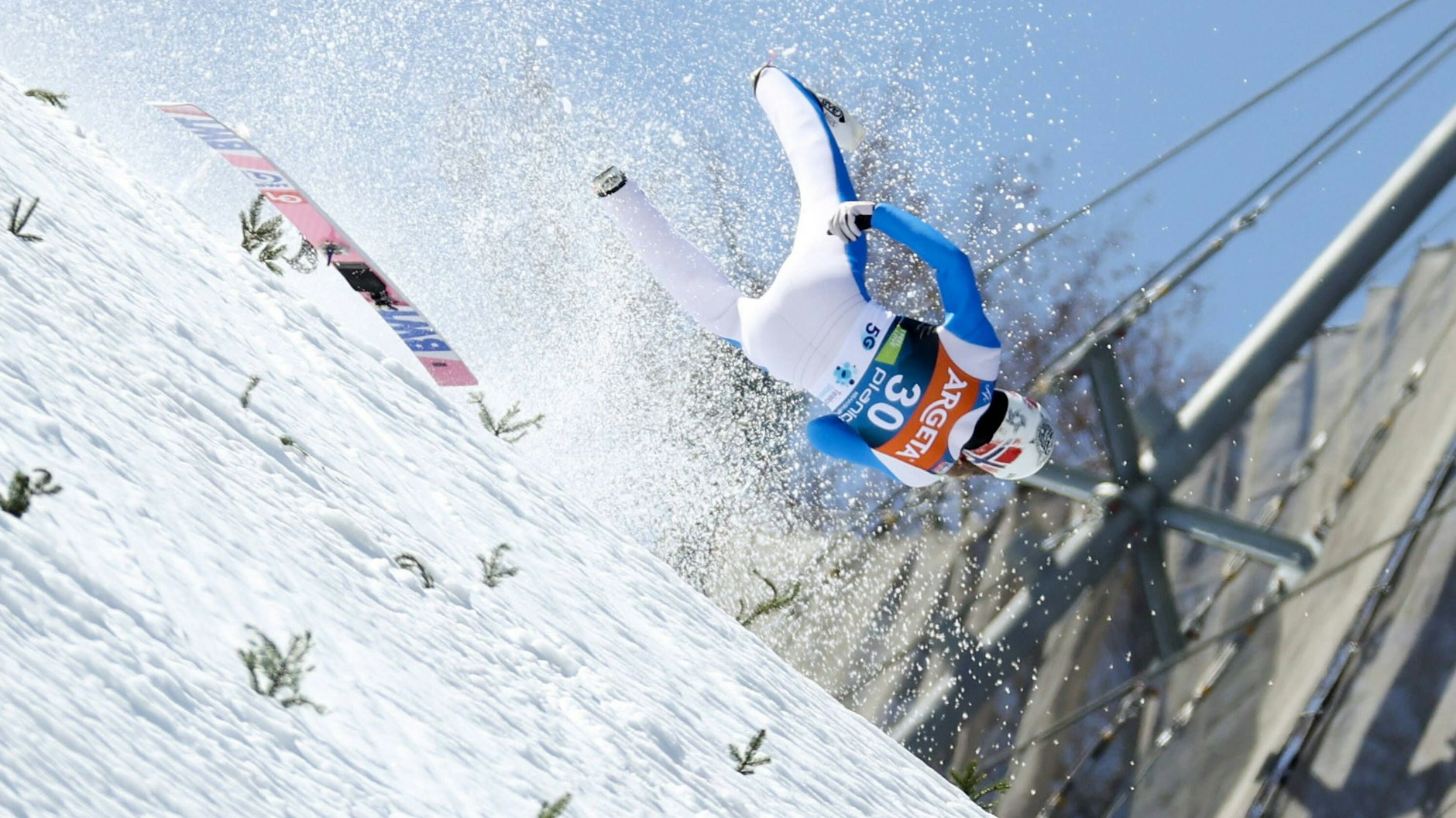Stürzte schwer: Norwegens Top-Skispringer Daniel Andre Tande.<br>