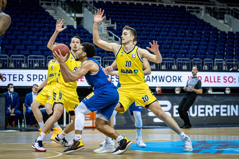 Alba Berlin regained second place in the Bundesliga against Weißenfels