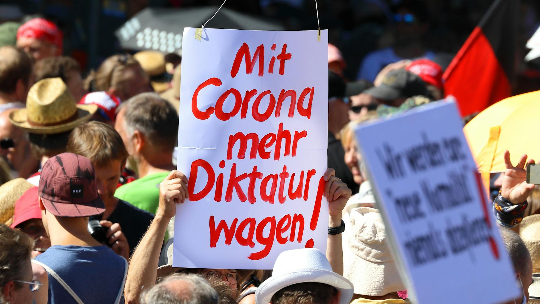 Demonstration gegen die Corona-Einschränkungen am 1. August 2020 in Berlin (Archivbild).