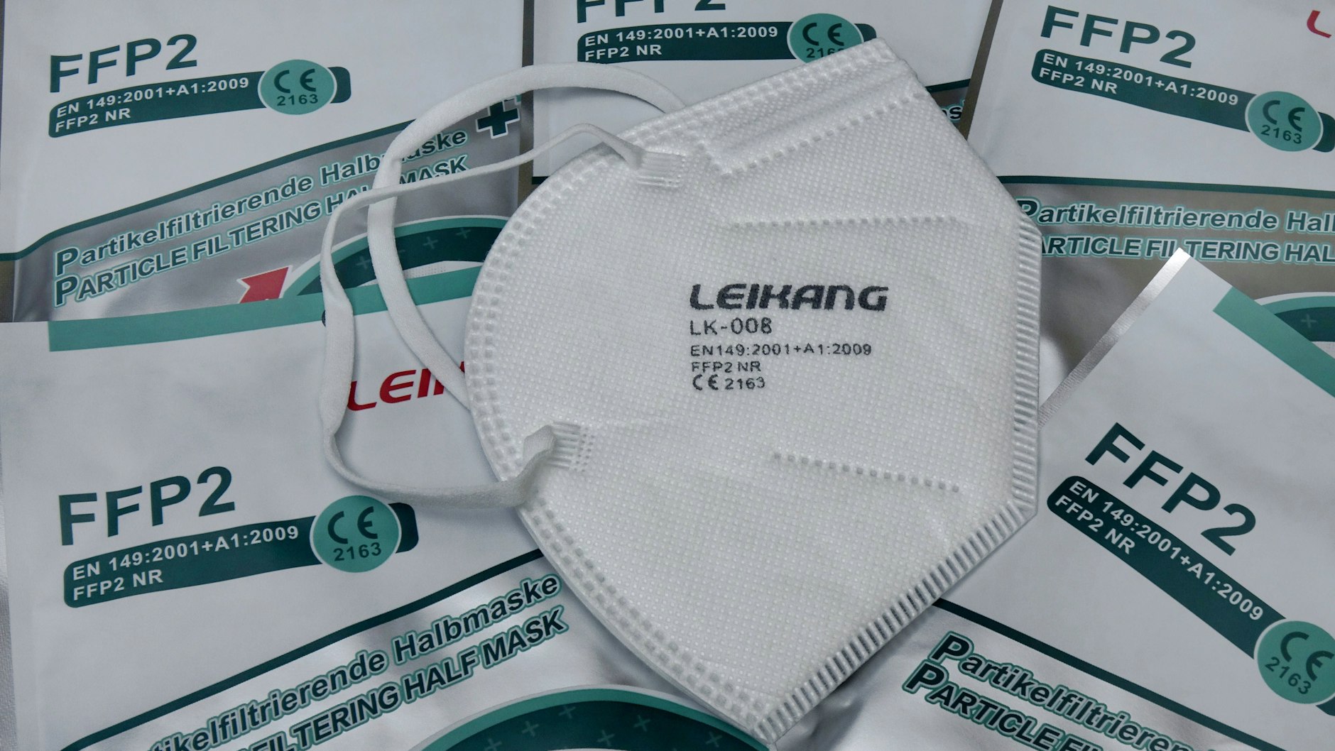 Der Senat verteilt kostenlose FFP2-Masken an Bedürftige (Symbolbild).