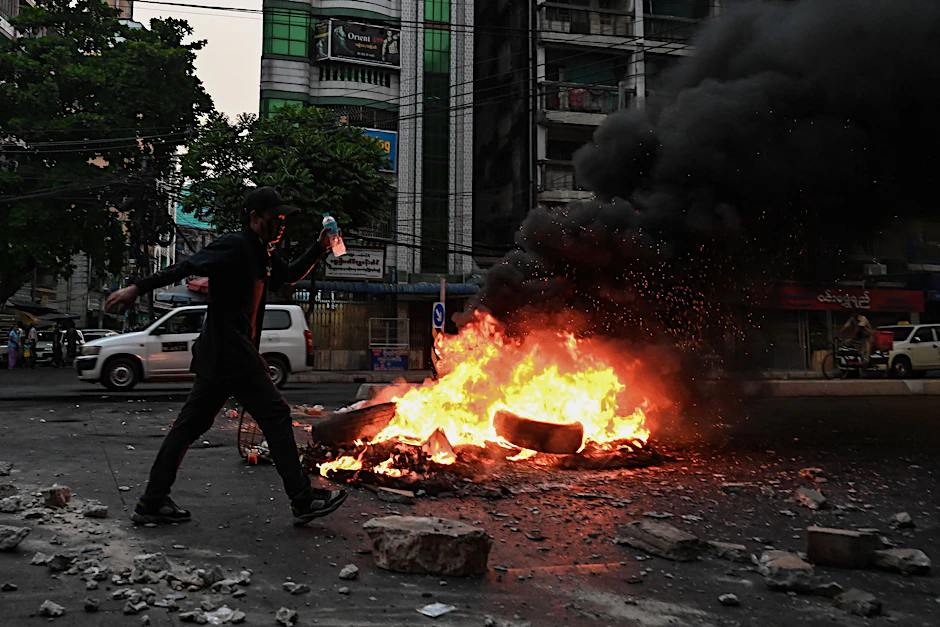 Demonstrant bei den Protesten gegen die Militärjunta in Myanmar.