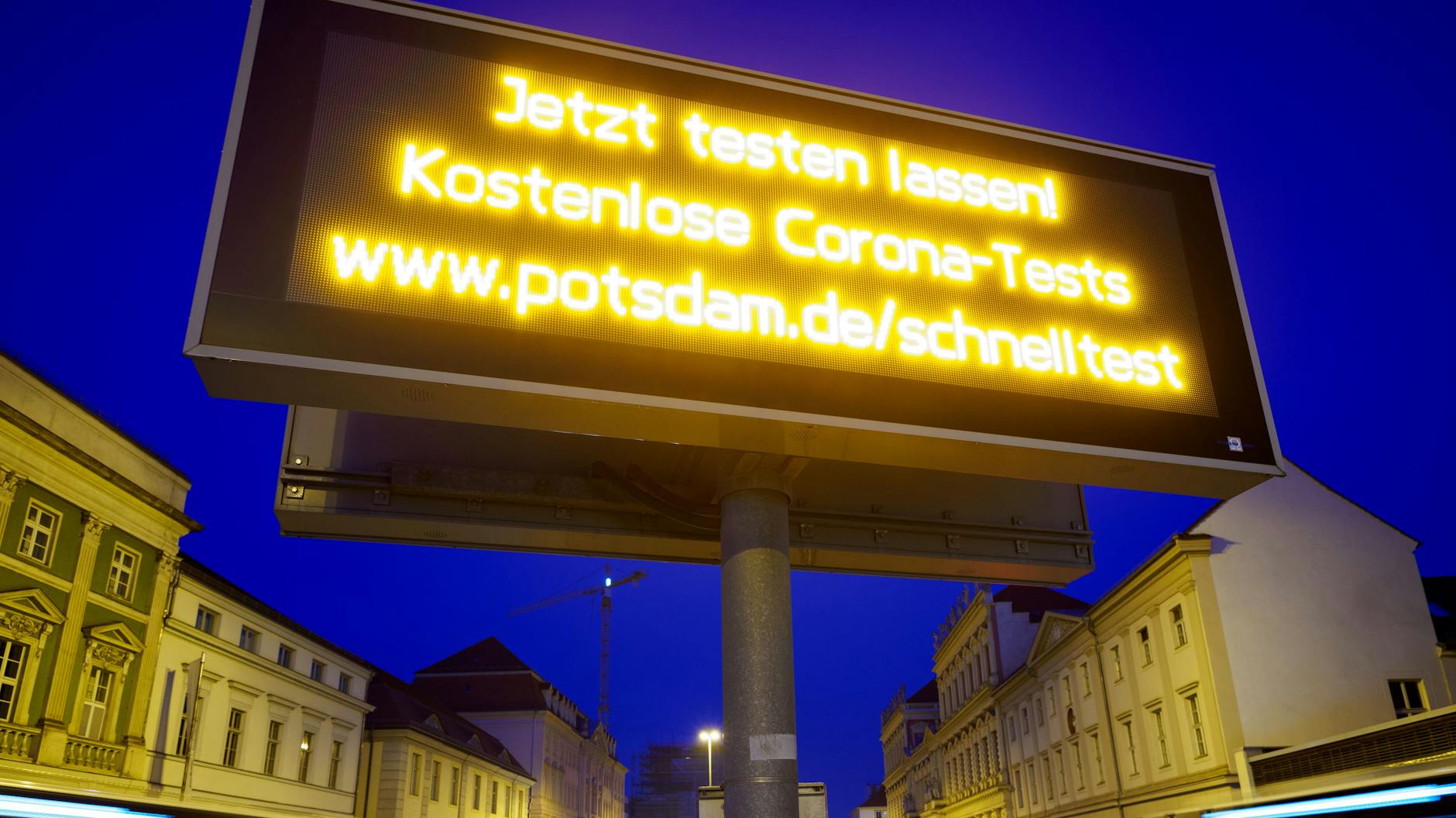 Eine aktuelle Aufforderung an die Bevölkerung in Potsdam, sich auf Corona testen zu lassen. 