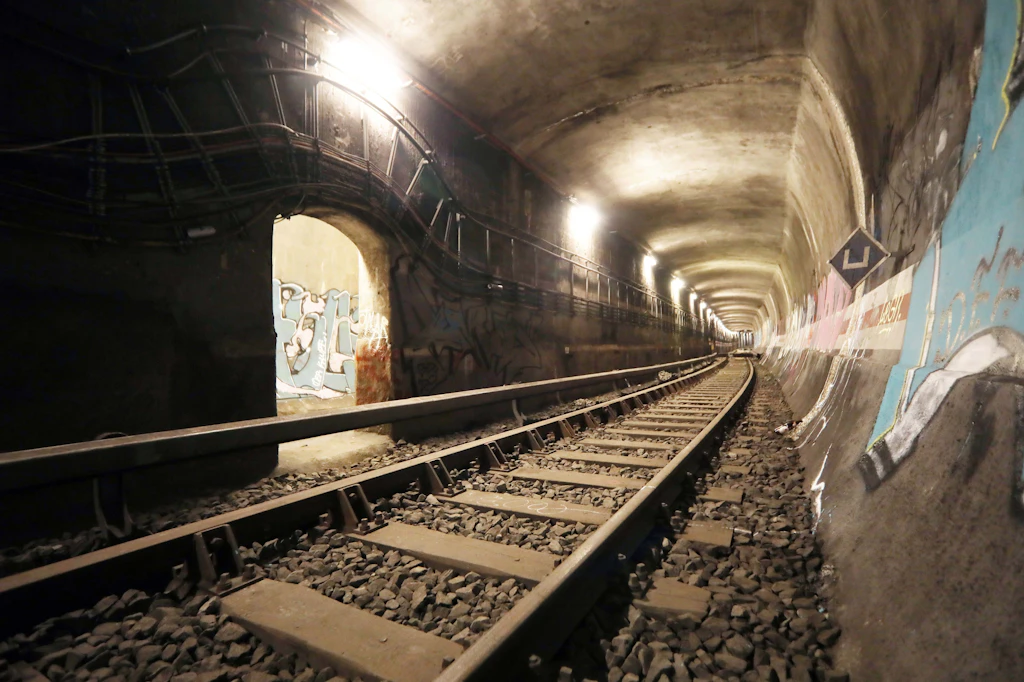 Ortstermin unter der Spree: Der stille U-Bahn-Tunnel wird endlich saniert