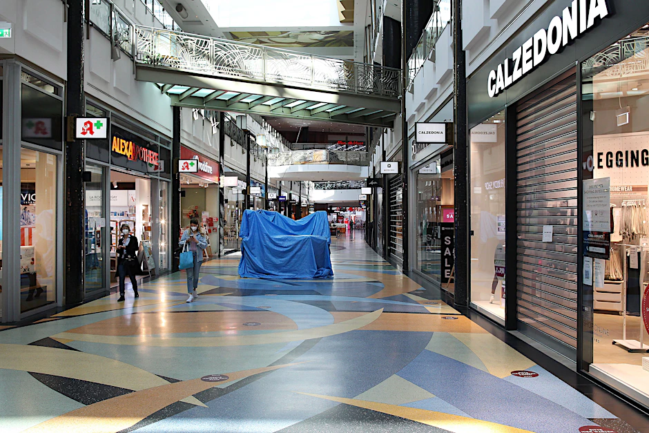 Die Shopping-Testpflicht sorgte dafür, dass kaum Kunden in das Einkaufzentrum Alexa kamen.